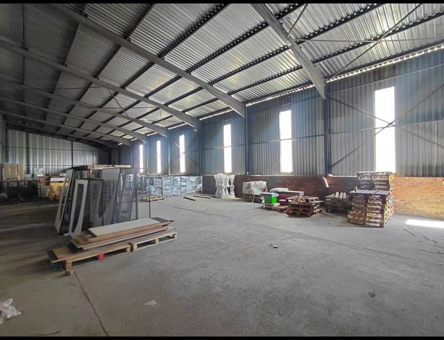 500M² WAREHOUSE TO LET IN POMONA